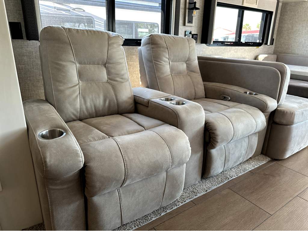 2019 TIFFIN ALLEGRO 34 PA - Image 19