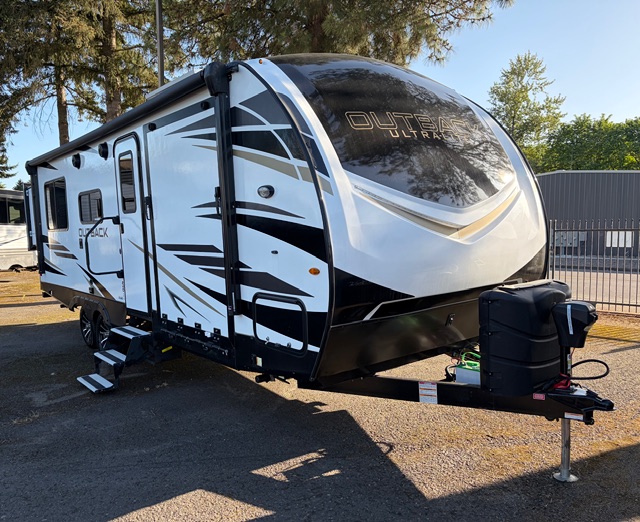 2023 Keystone Outback Ultra-Lite Ultra-Lite 240URS - Image 1