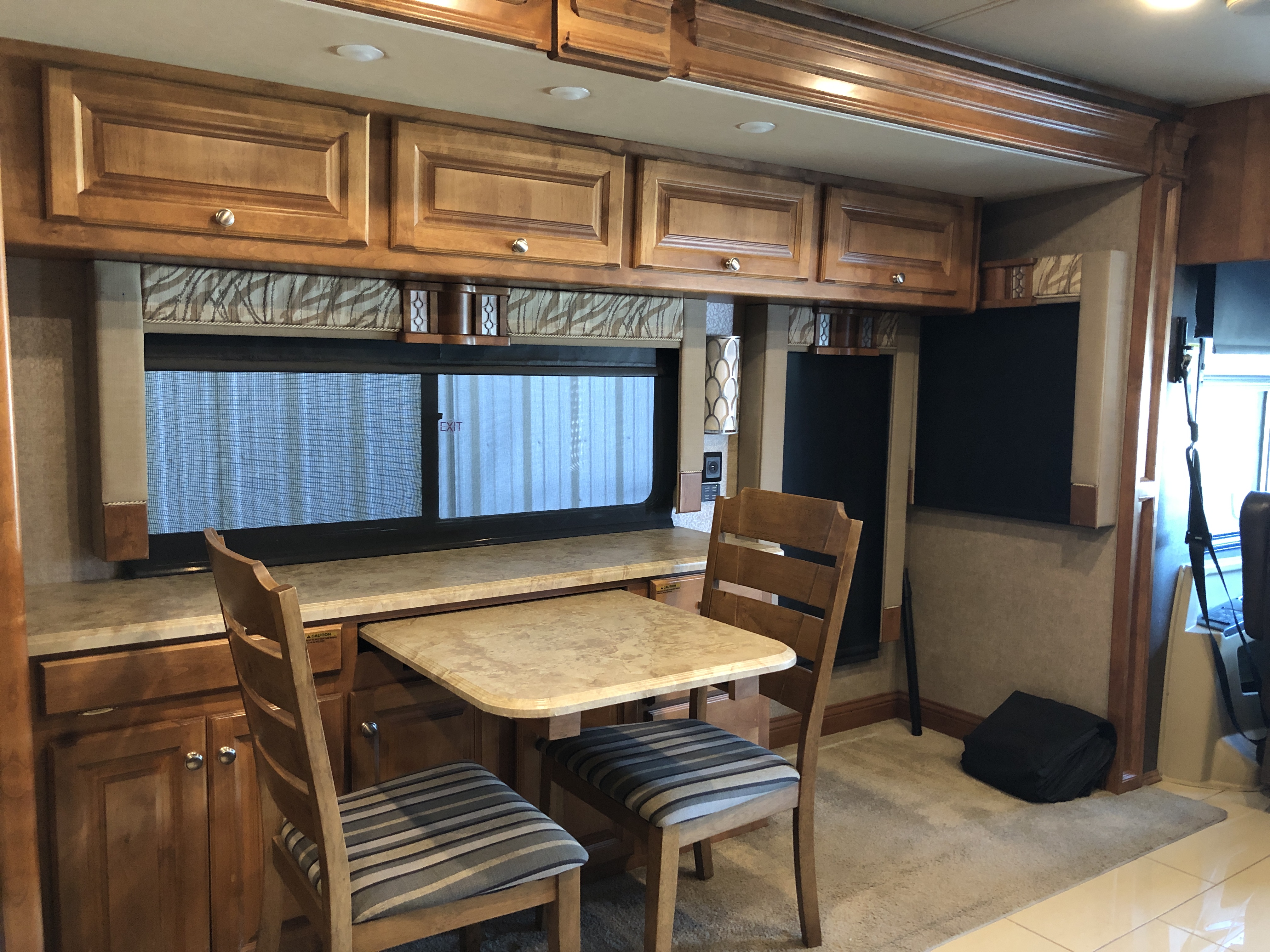 2017 Tiffin Allegro Red 38 QRA - Image 29