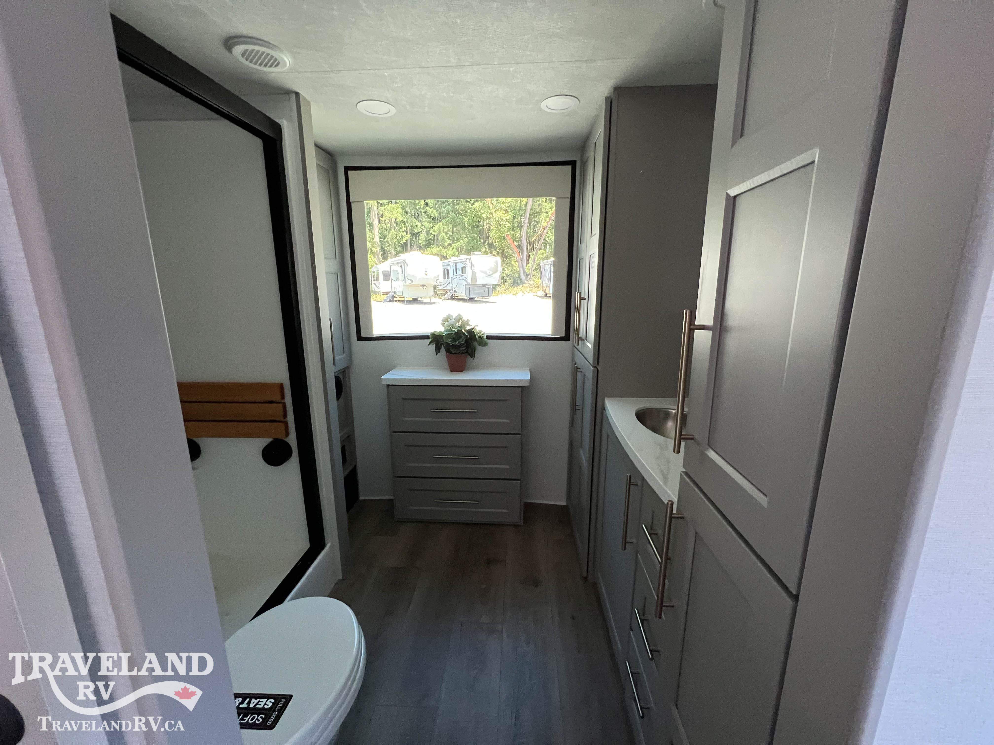 2026 Alliance RV Benchmark 44LFT - Image 30