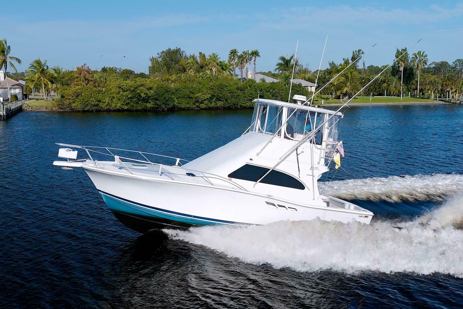 1998 Luhrs 36 Convertible - Image 6