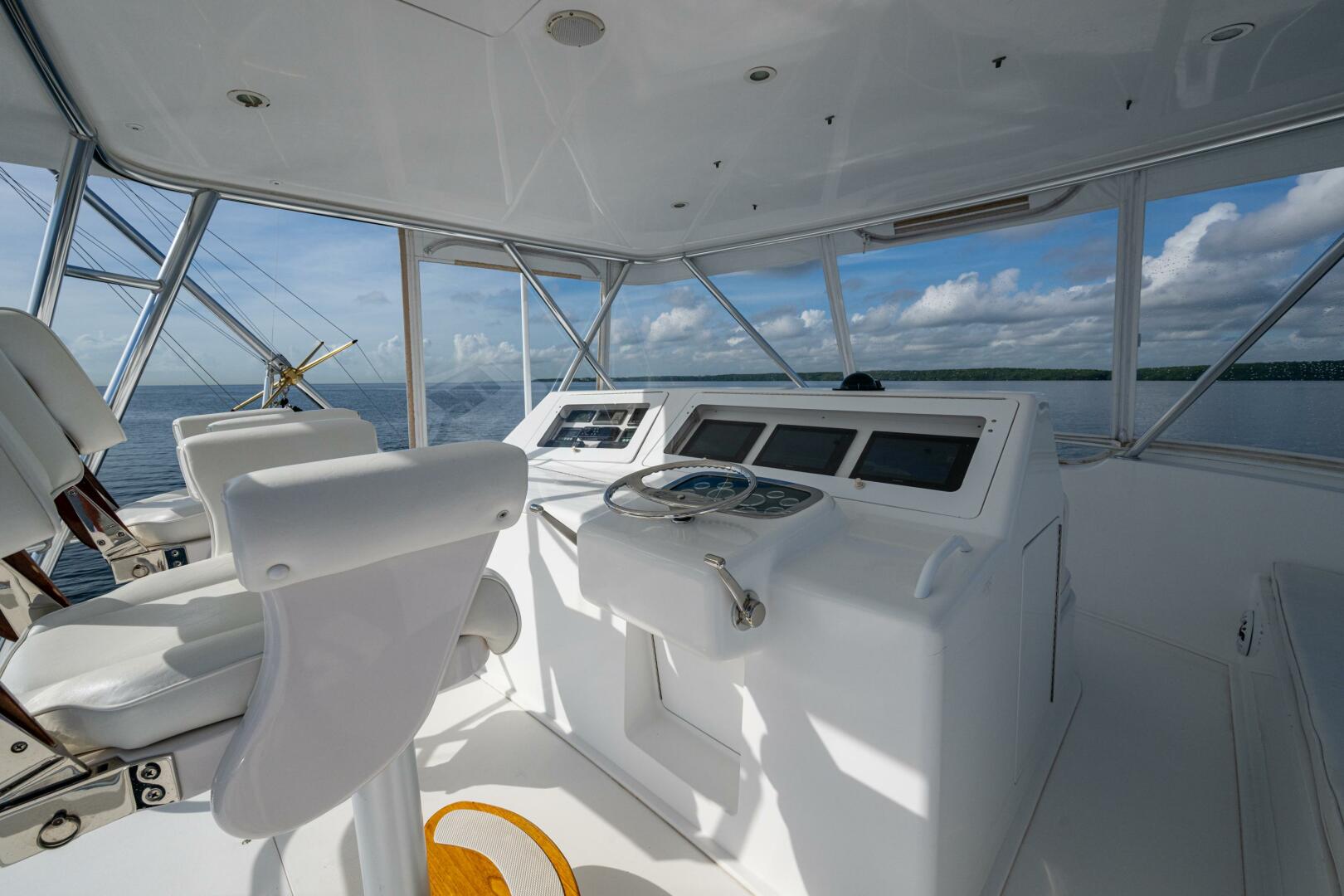 2004 Viking 48 Convertible - Image 42