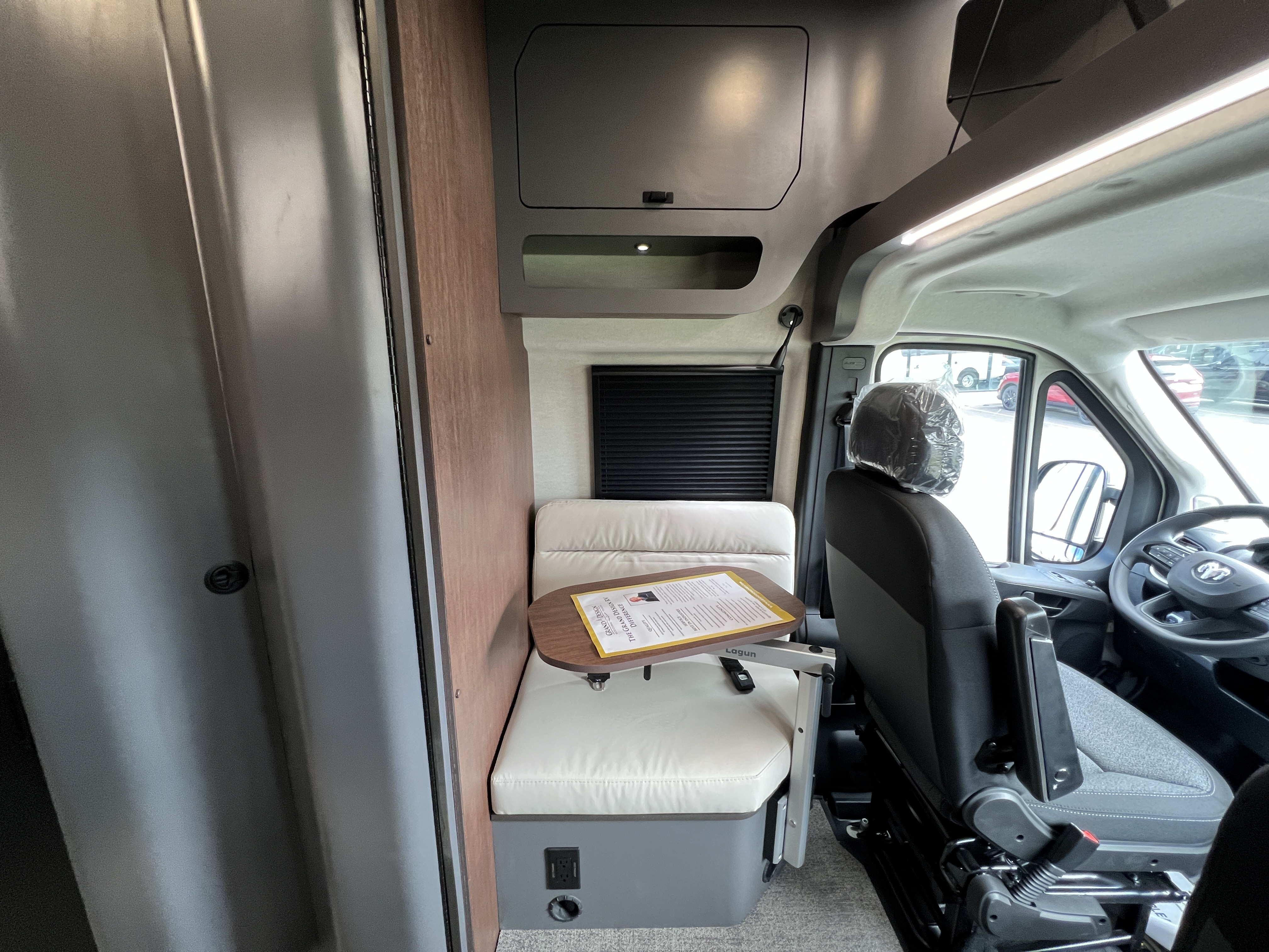 2027 Grand Design Lineage Series VP2 LVP2 - Image 17