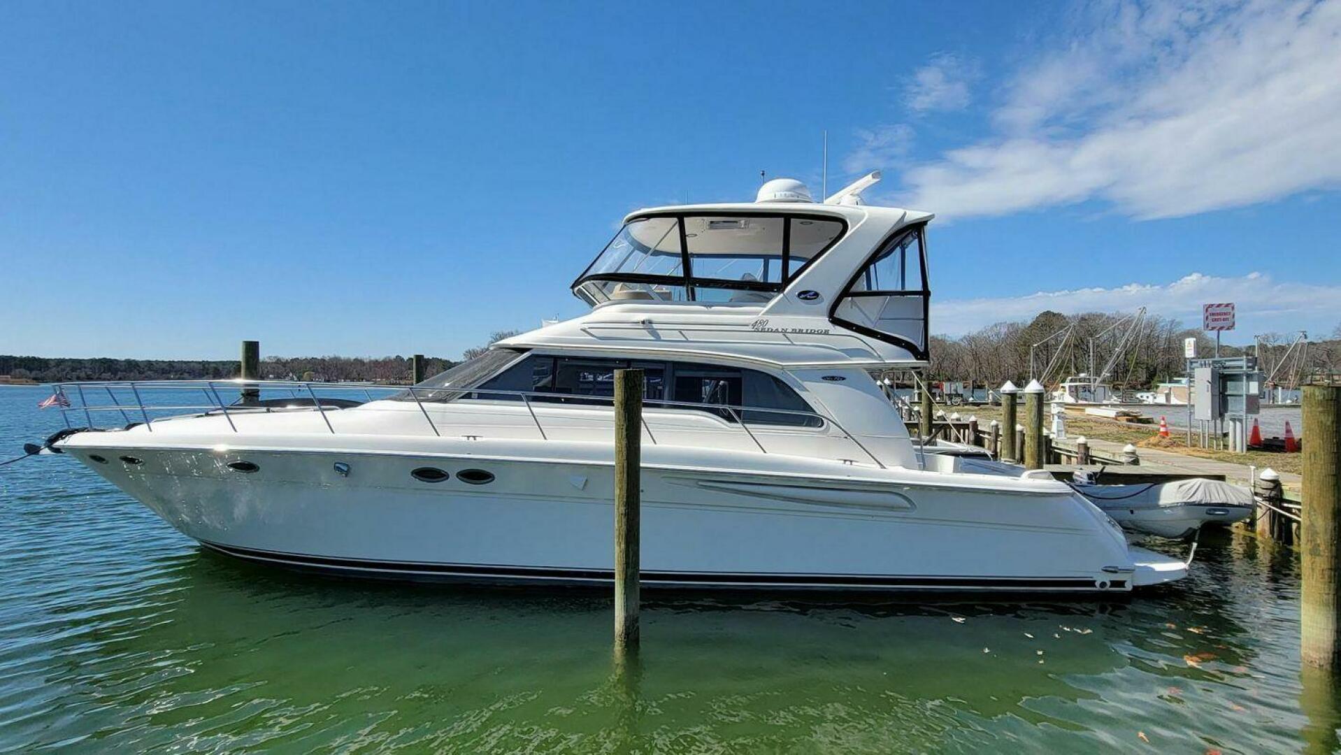2004 Sea Ray 480 Sedan Bridge - Image 3