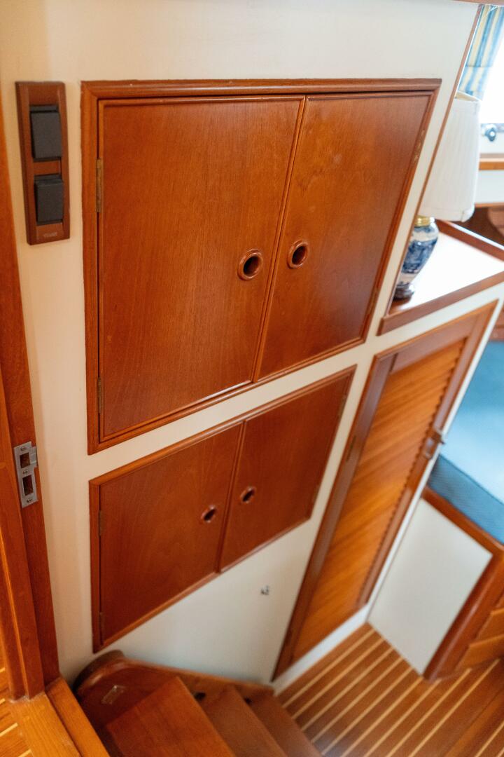 2001 Grand Banks 42 Classic - Image 33