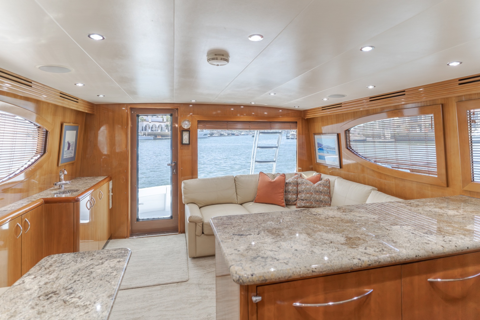 2003 Hatteras 54 Convertible - Image 11