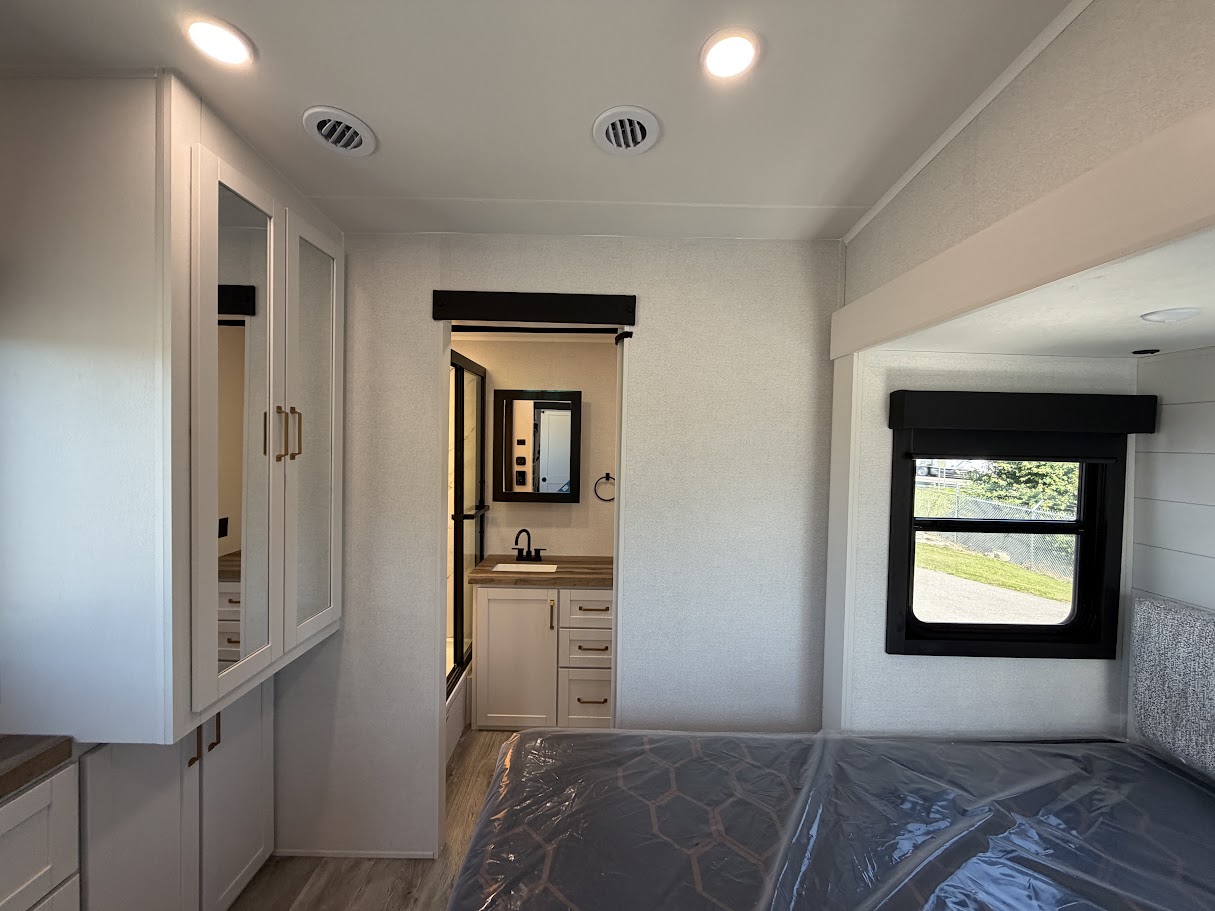 2027 JAYCO EAGLE 367TBTS - Image 31