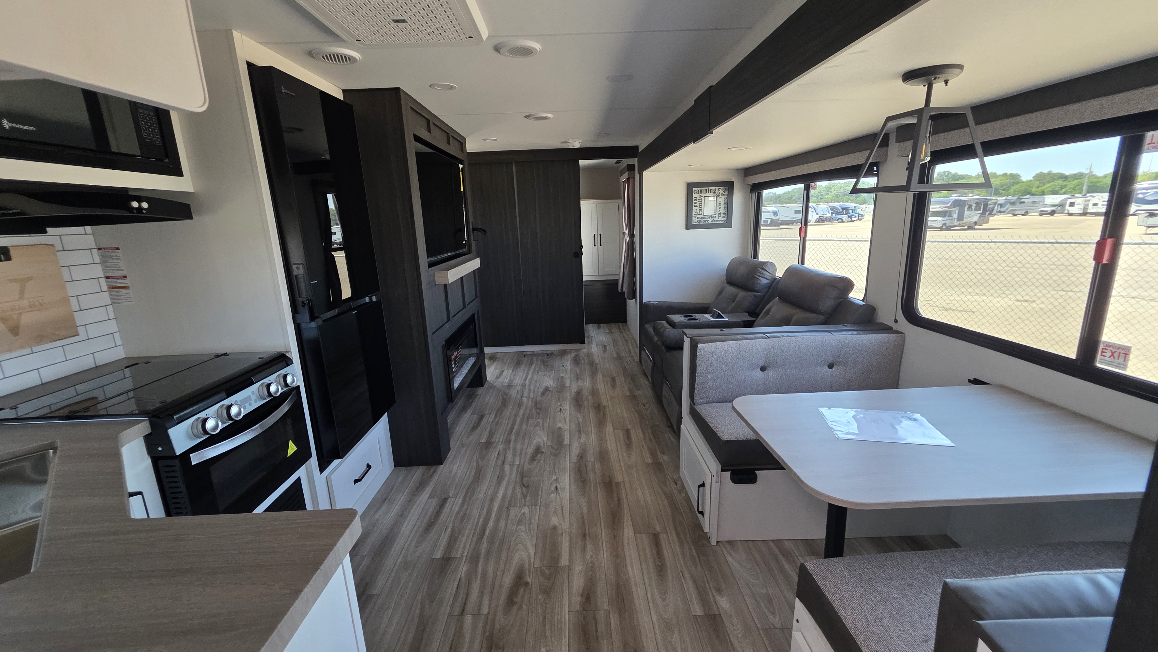 2027 VENTURE RV SIENNA 311VDB - Image 16