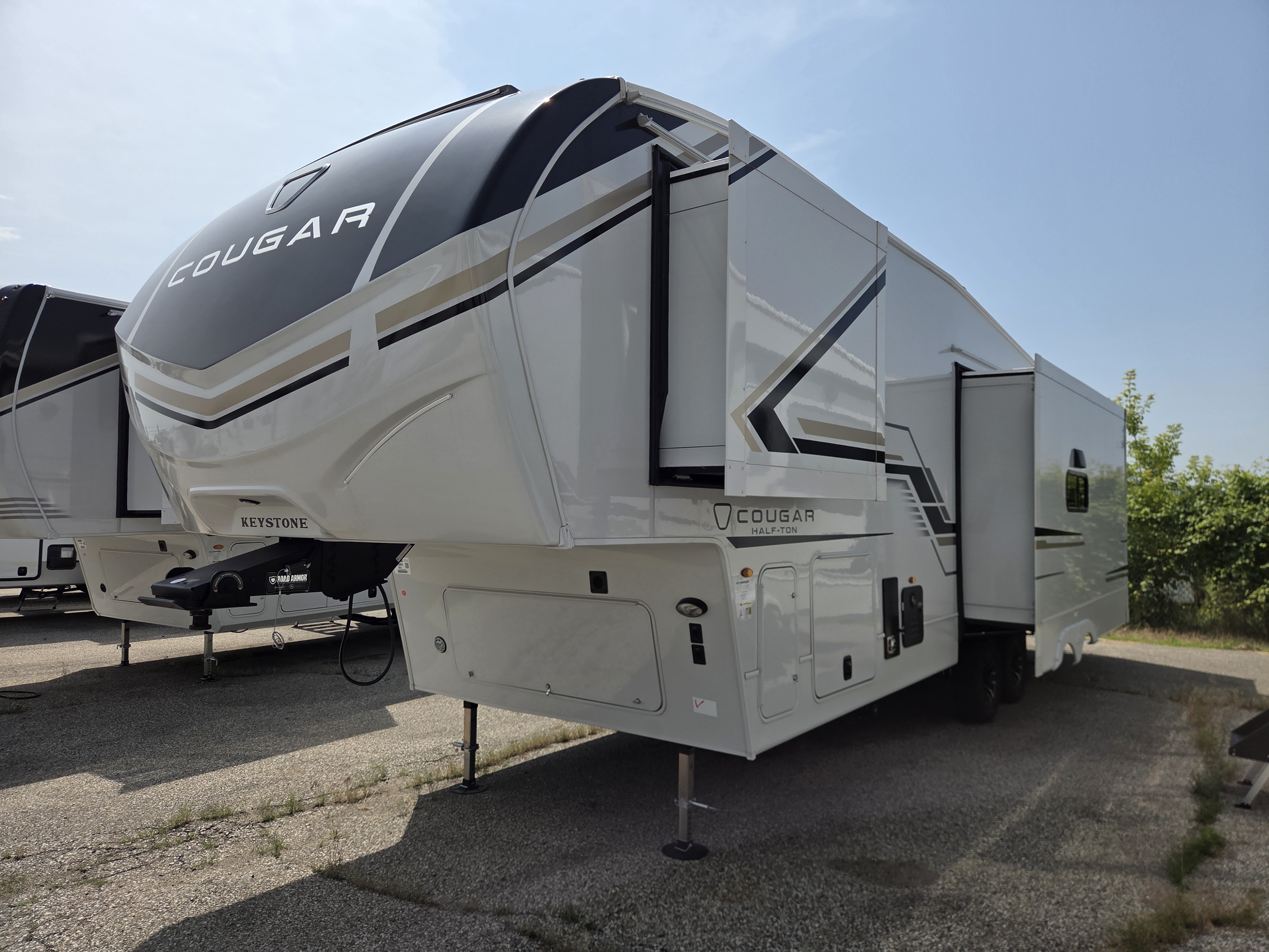 2026 Keystone Cougar Half-Ton 29RLI - Image 4