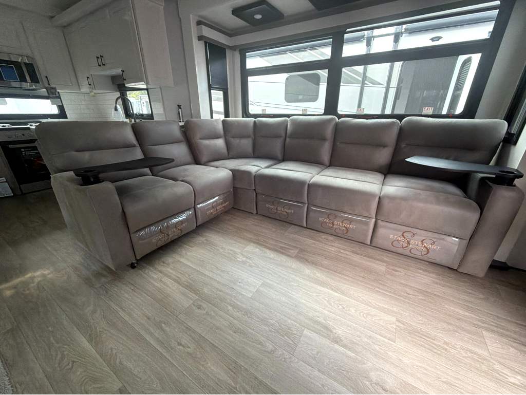 2027 JAYCO PINNACLE 38FBRK - Image 14