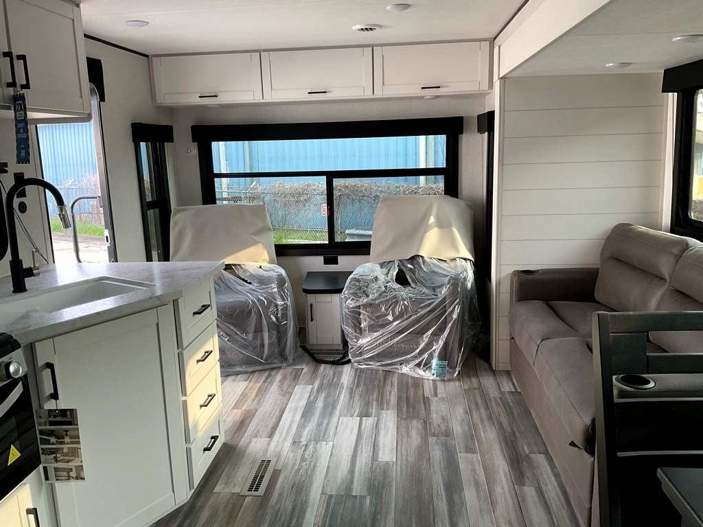 2026 JAYCO Jay Flight SLX 262RLS - Image 9
