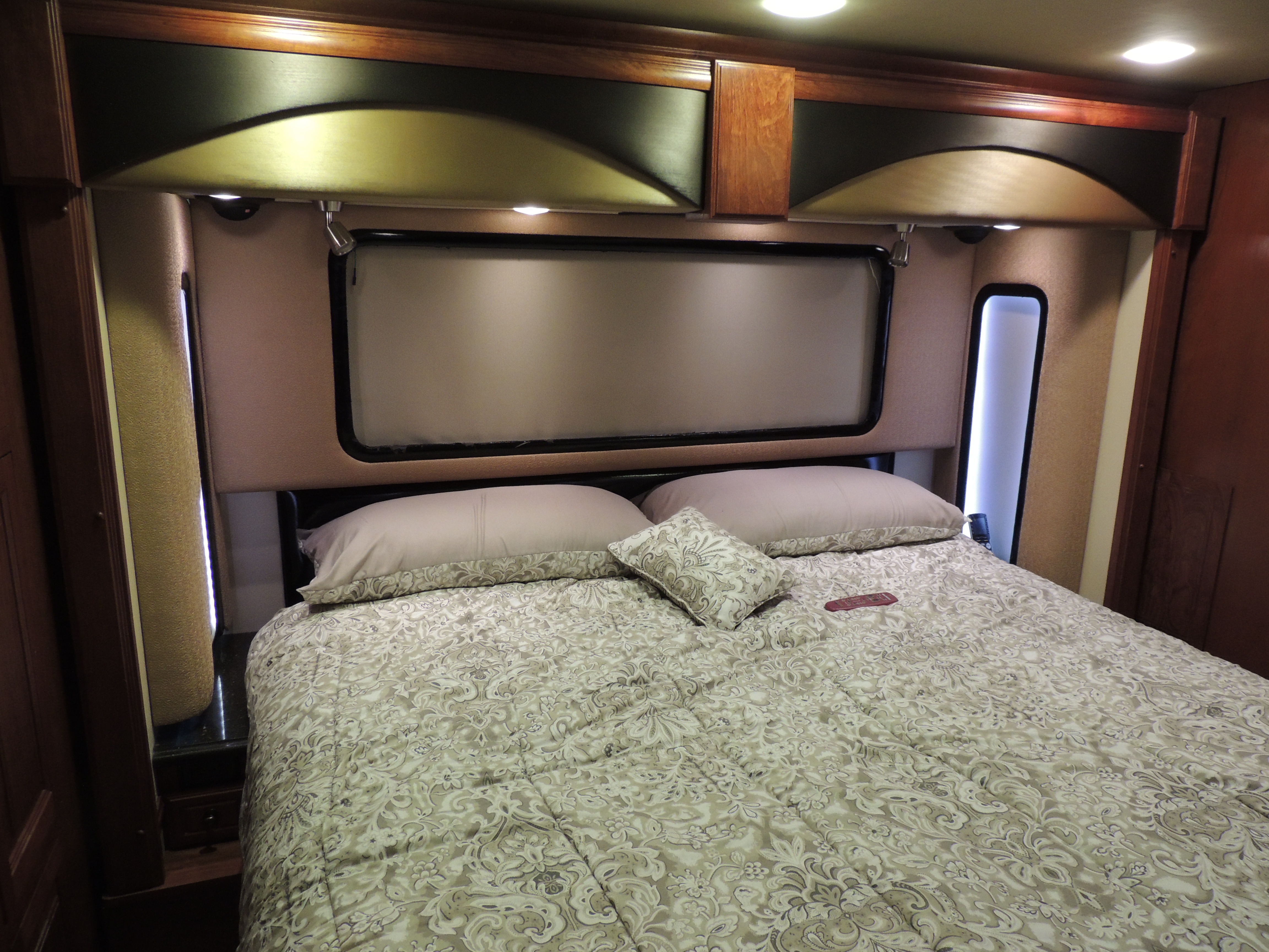 2010 Foretravel Phenix 45' Custom - exterior 14