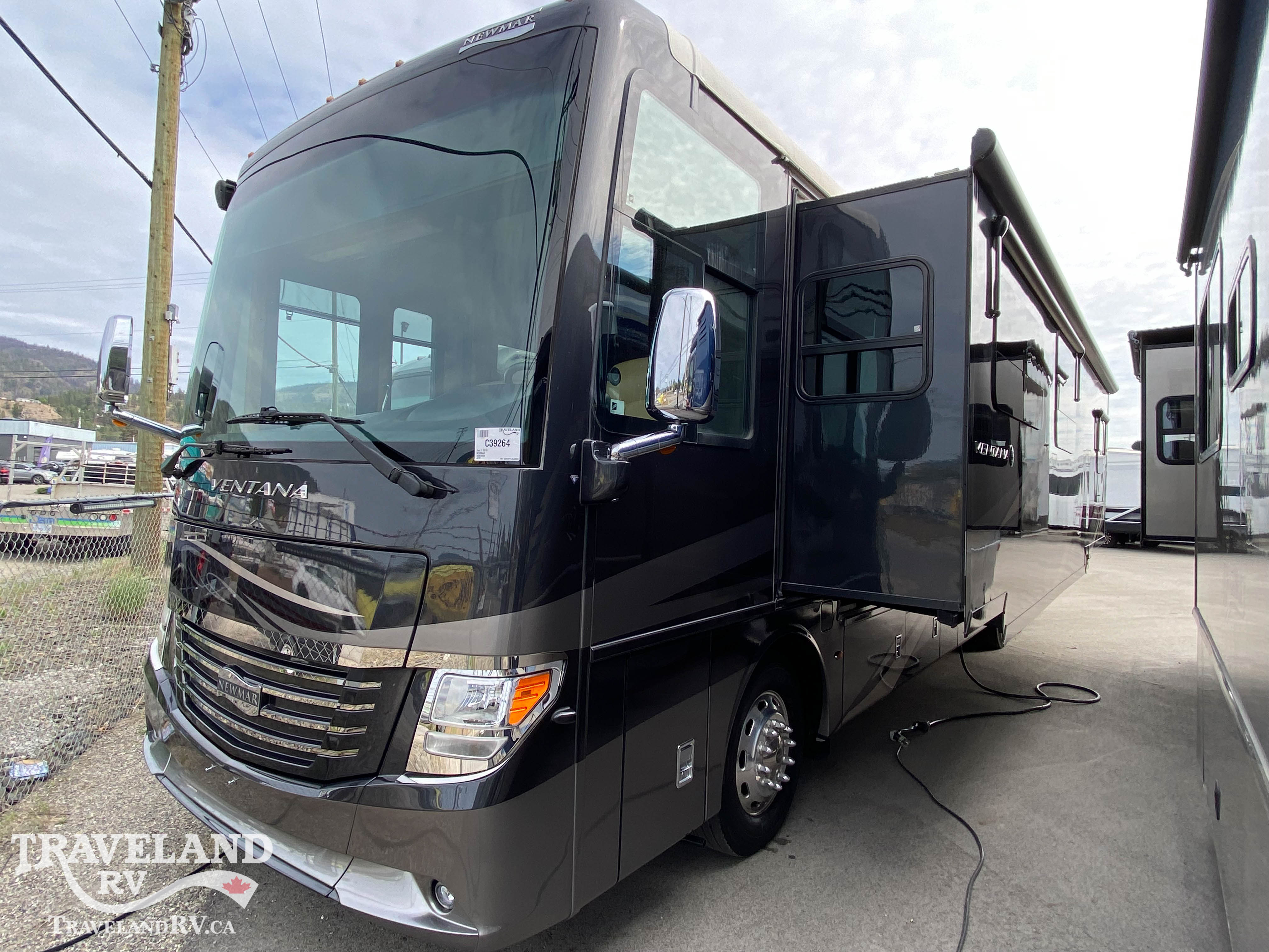2018 Newmar Ventana 4037 - Image 5