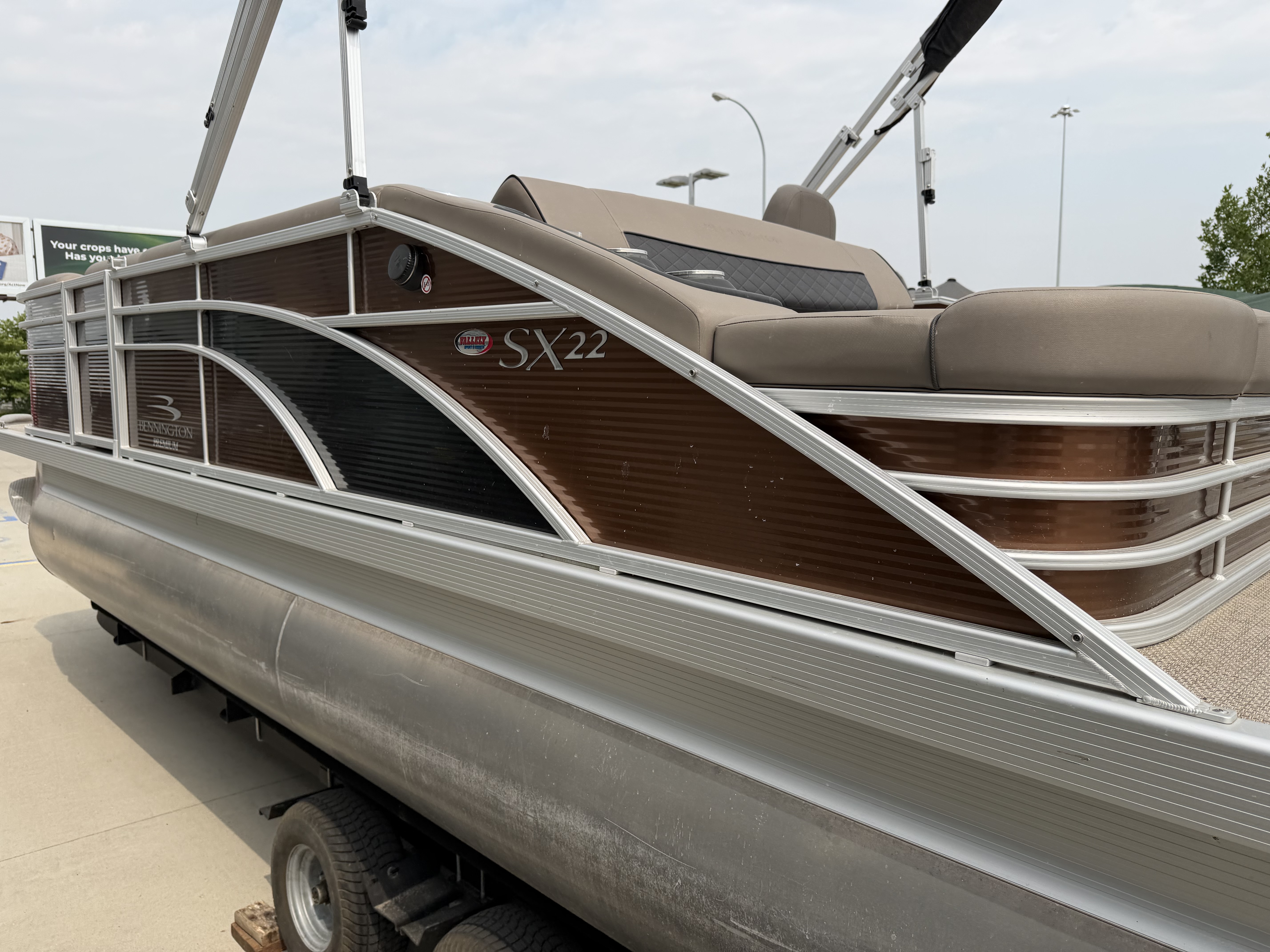 2020 BENNINGTON 22SX SWING BACK PREMIUM - Image 9