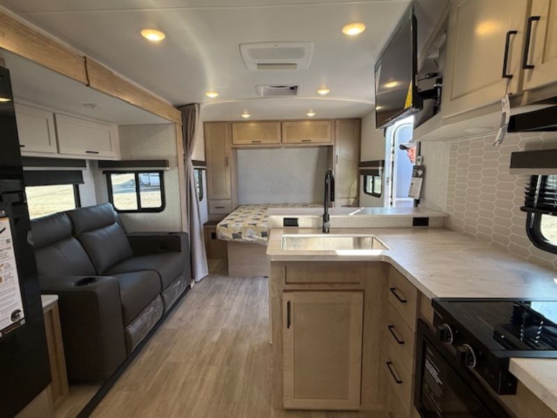 2026 Ember RV E-Series 22ETS - Image 9