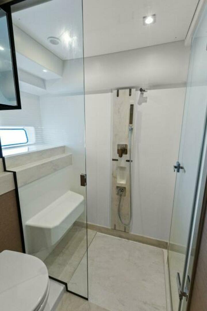 2022 Prestige 590 Flybridge - Image 38