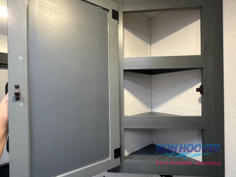 2026 PALOMINO 31RLQS - Image 18