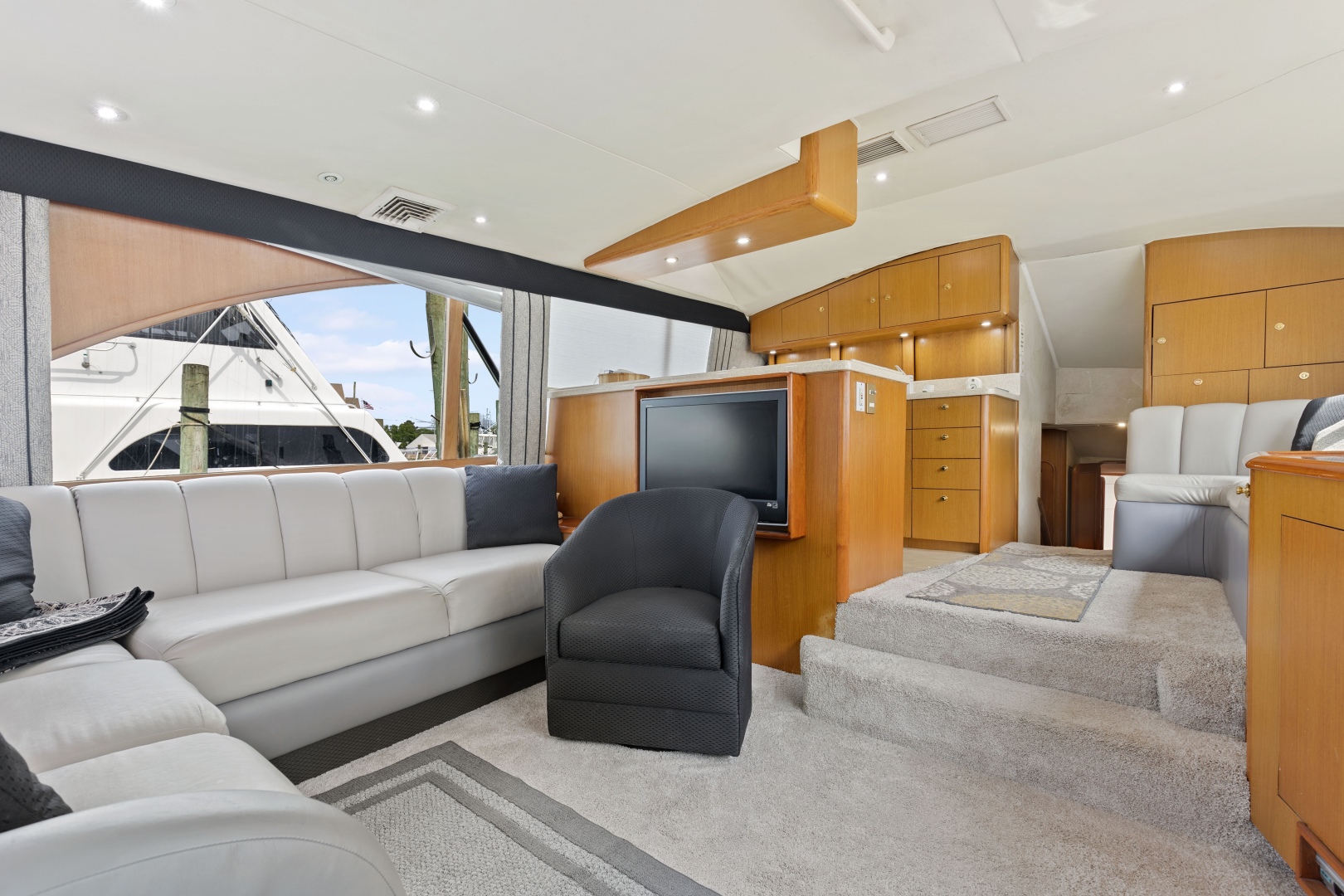 2001 Ocean Yachts 52 SS - Image 8