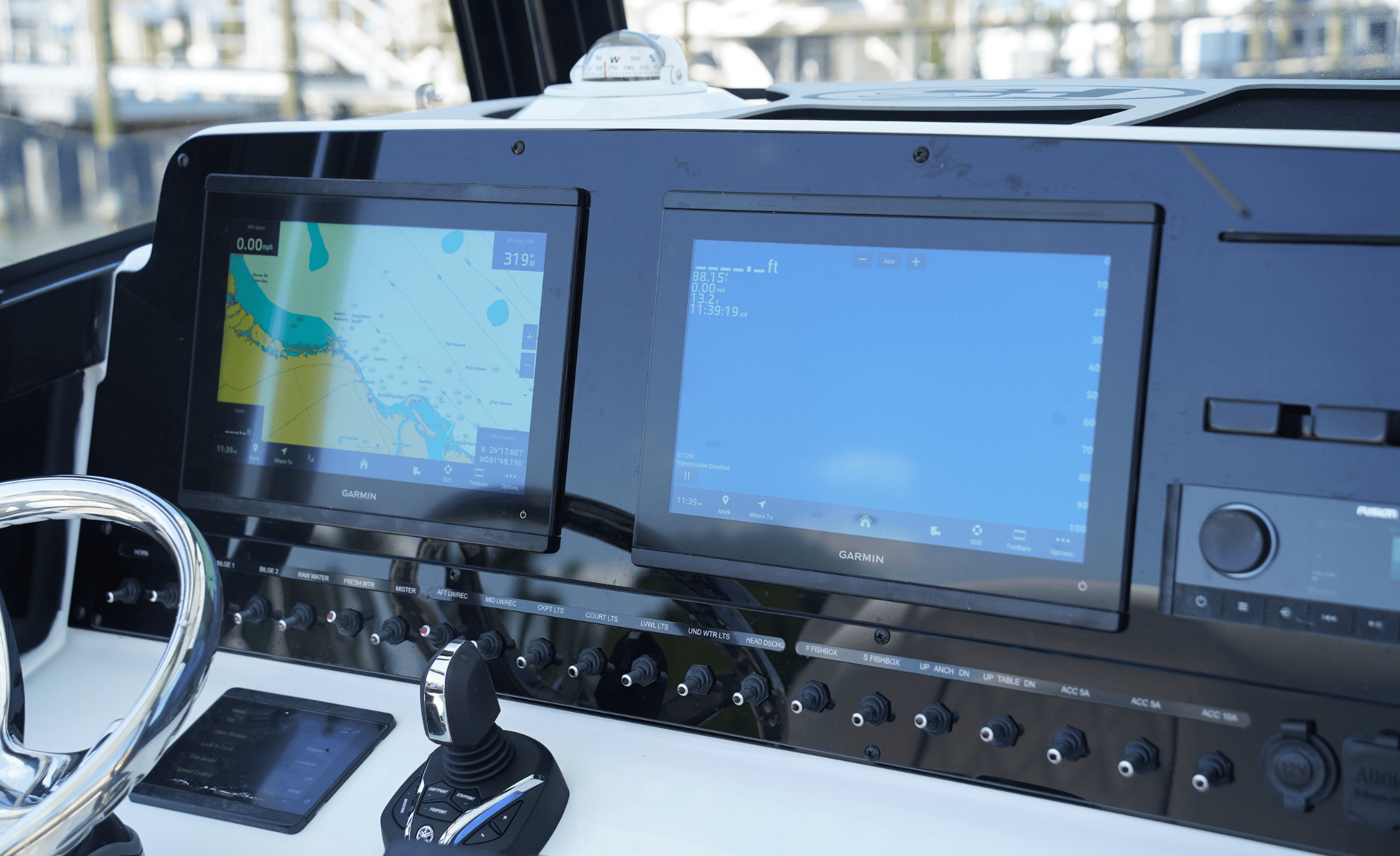 2027 SEA HUNT ULTRA 265SE - Image 23