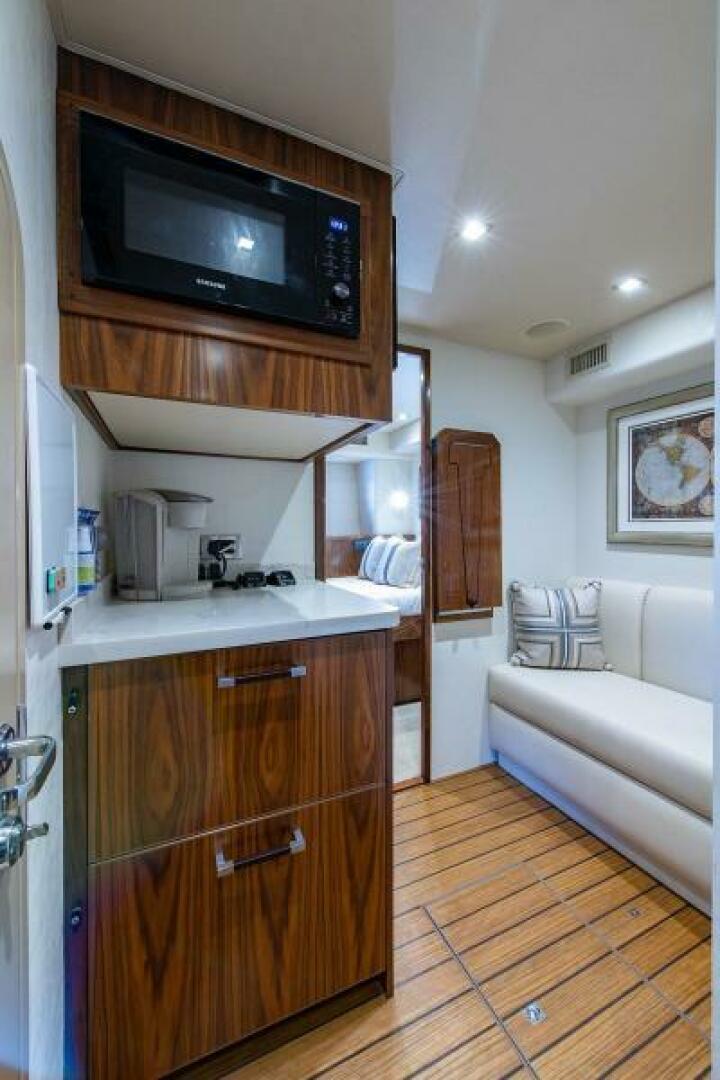 2018 Viking Enclosed Flybridge - Image 76