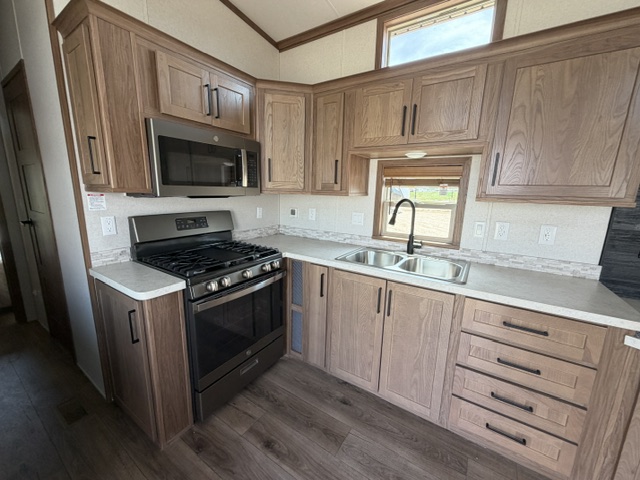 2027 KROPF LAKESIDE 8182WD - Image 37