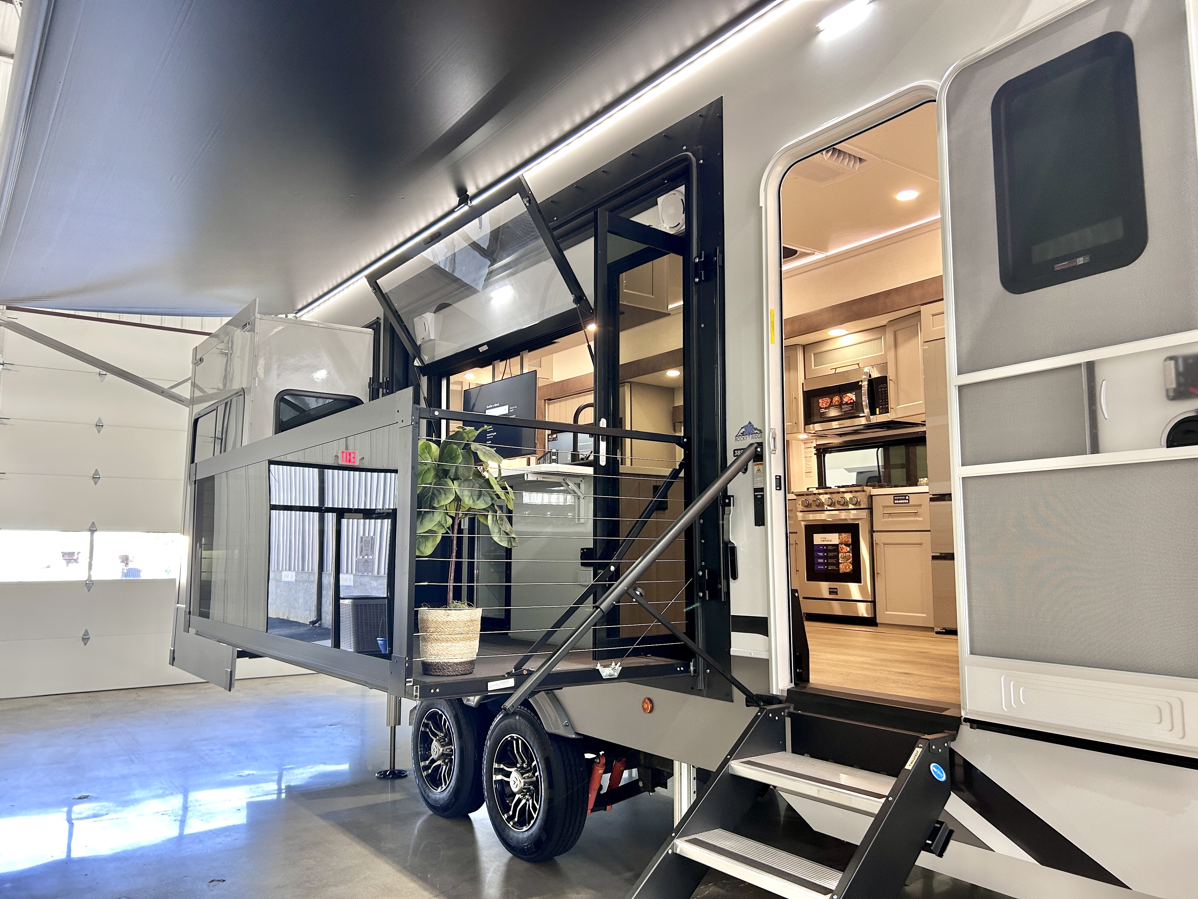 2026 Alliance RV Paradigm 388SP - Image 8