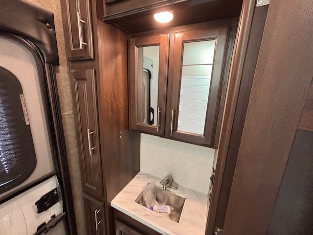 2018 Jayco North Point 379DBFS - Image 38