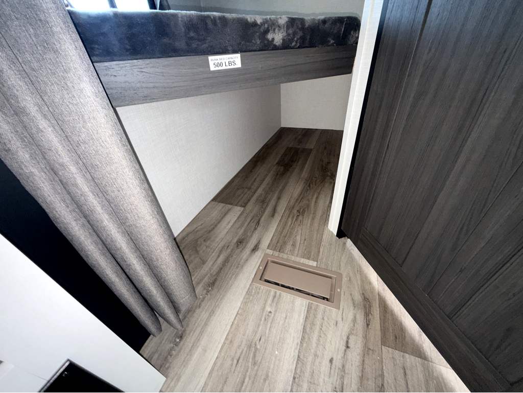 2026 VENTURE RV STRATUS 302VBH - Image 22