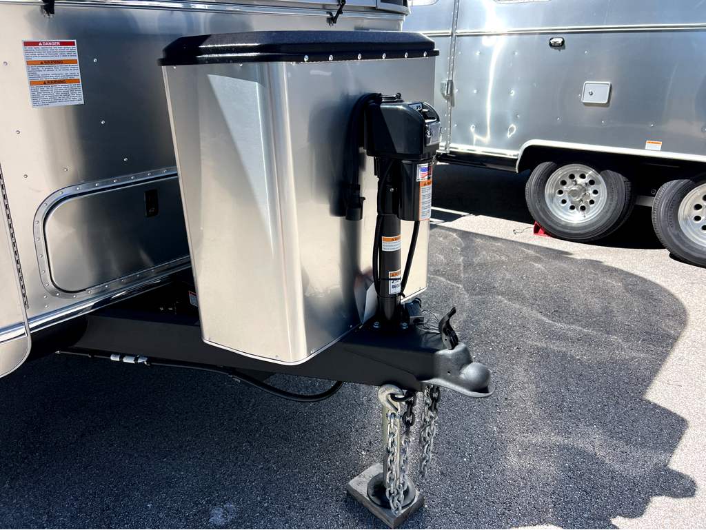 2027 AIRSTREAM FLYING CLOUD 25FBT - Image 25