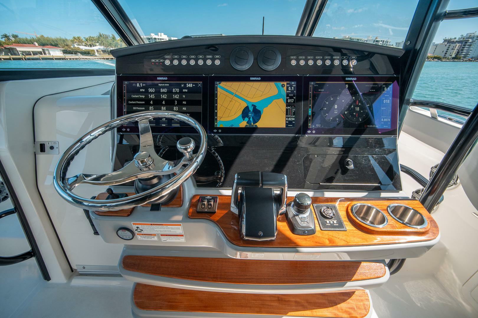 2023 Boston Whaler 420 Outrage - Image 18