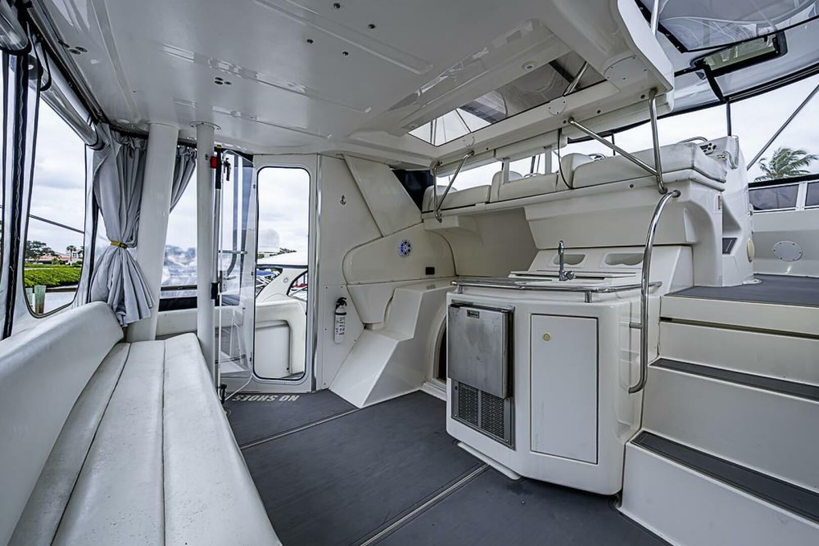 2000 Silverton 442 Cockpit Motoryacht - Image 11