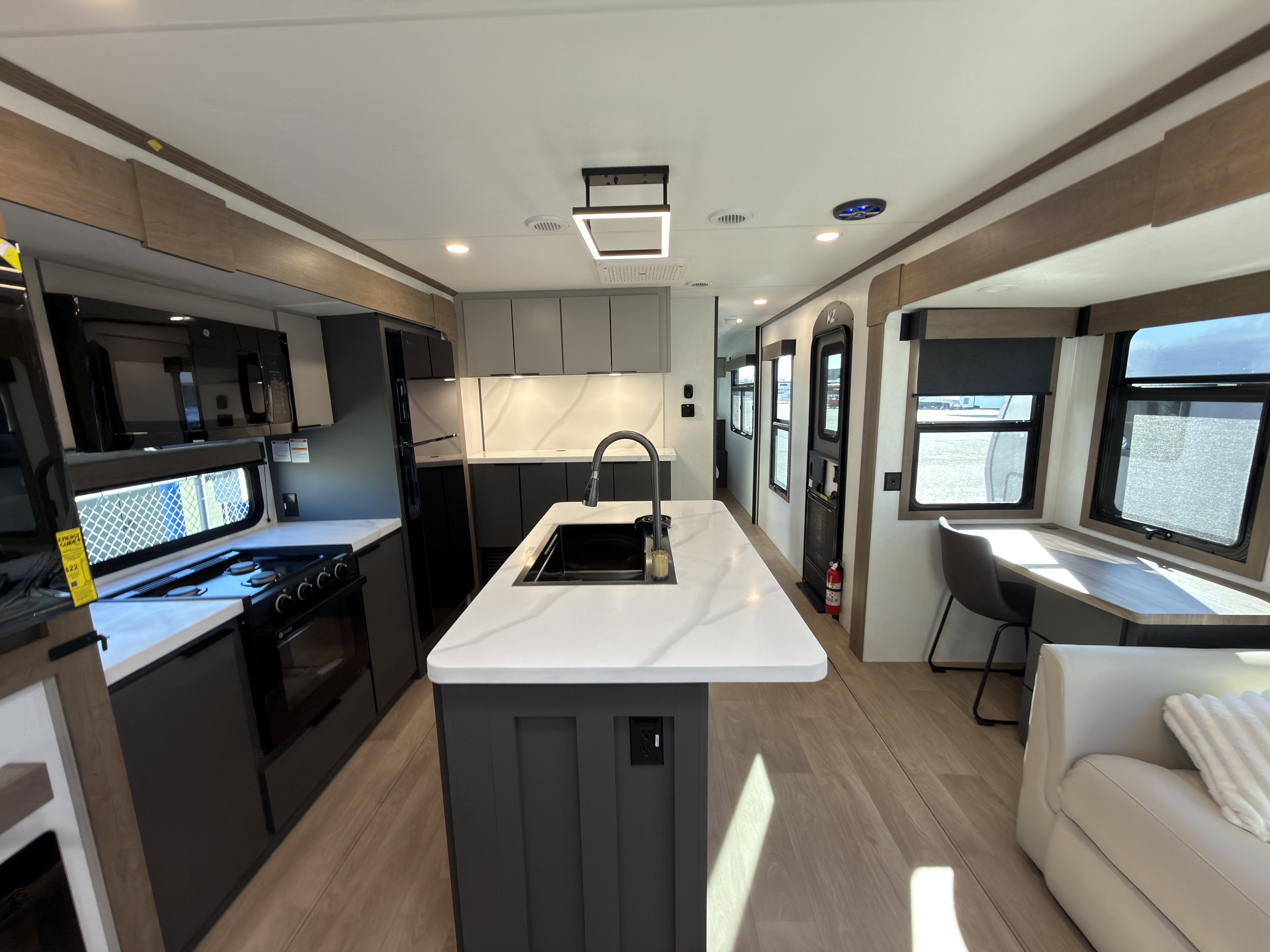 2026 KZ RV Domani 323RL - Image 8