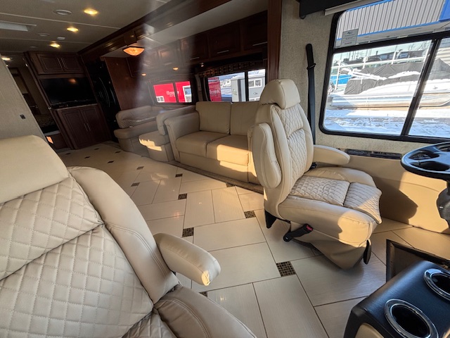 2014 Coachmen Cross Country 404RB - Image 13