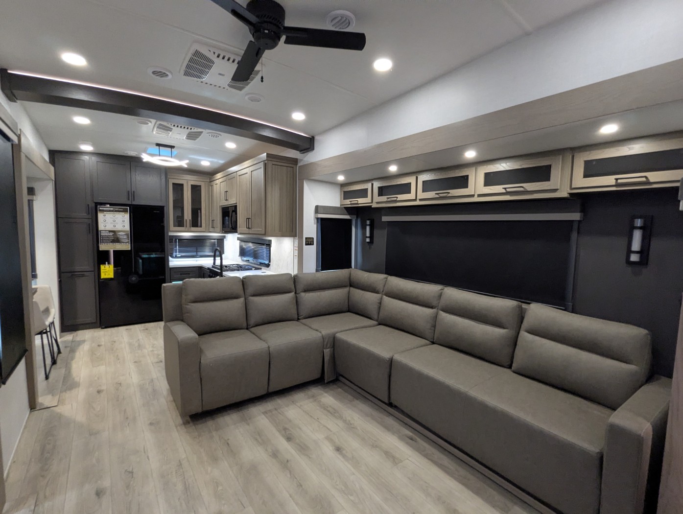 2026 Forest River Rockwood Signature 404SRK - Image 20