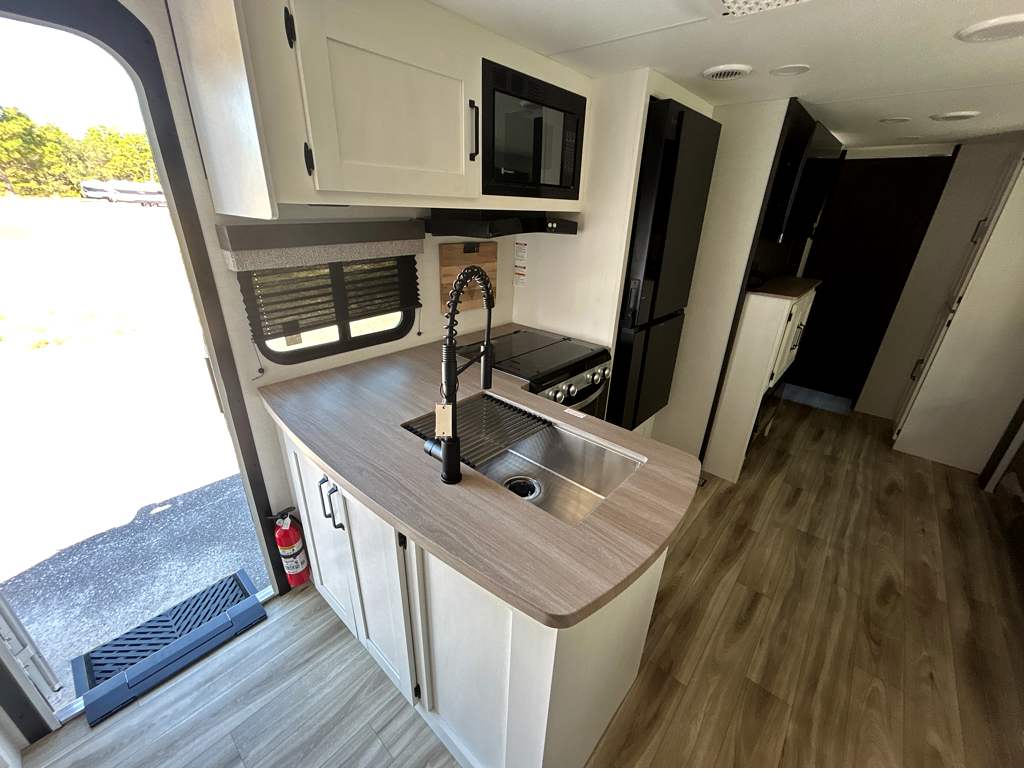 2027 VENTURE RV SIENNA 281VQB - Image 14
