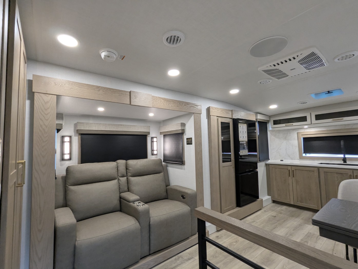 2027 Forest River Rockwood Signature 290SFK - Image 18