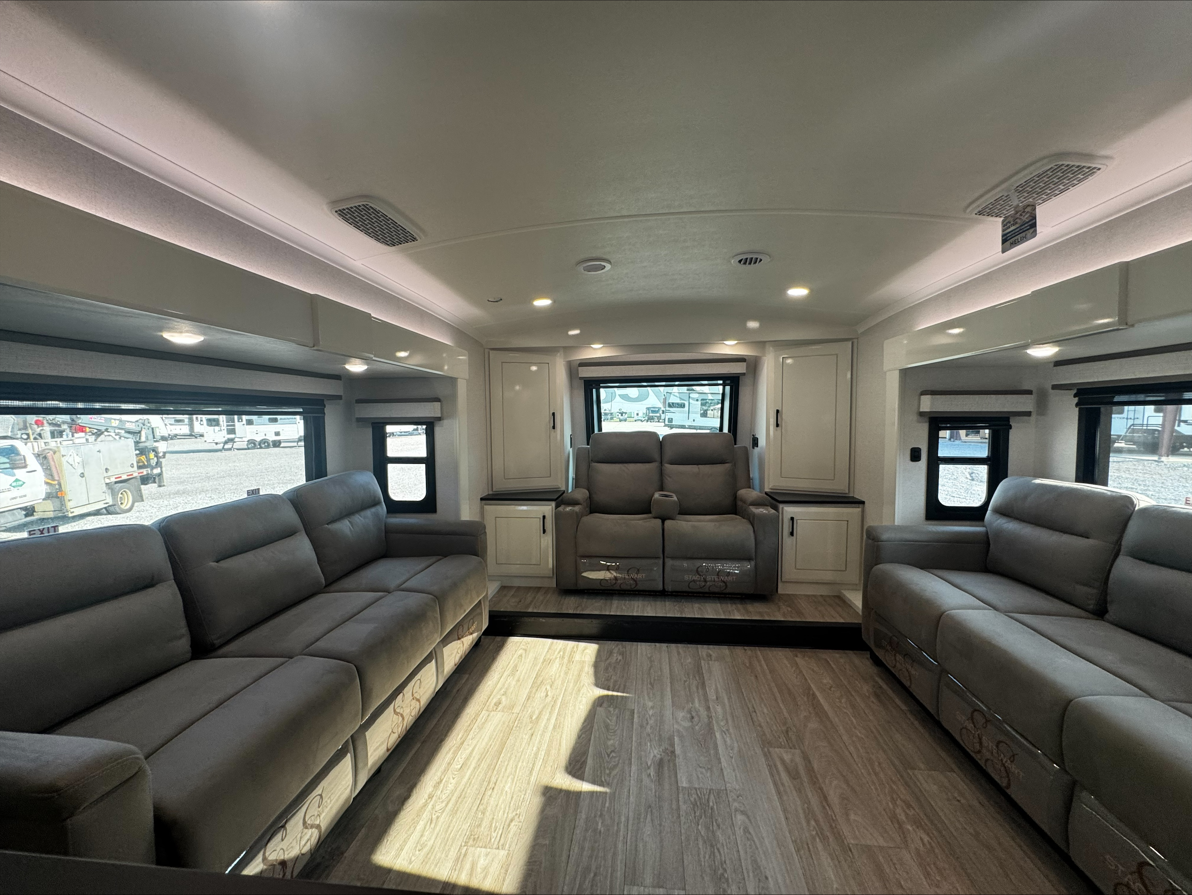 2027 JAYCO PINNACLE 39FLOK - Image 13