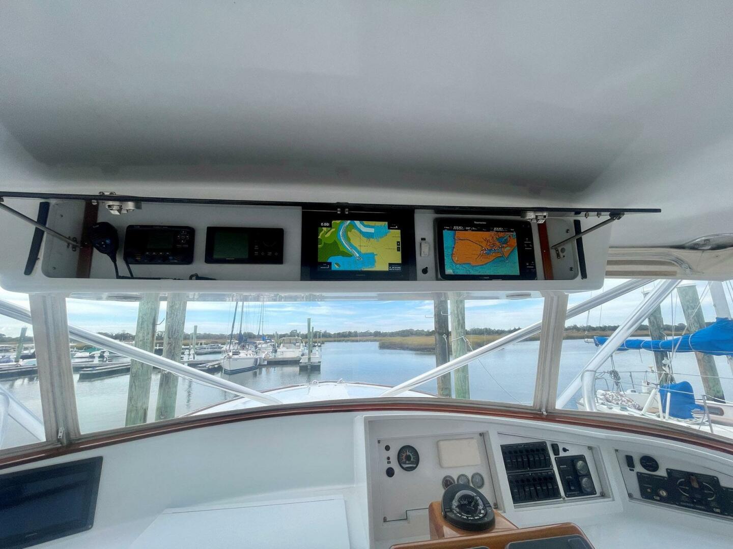 2005 Custom Carolina 40 DeSanti - Image 38