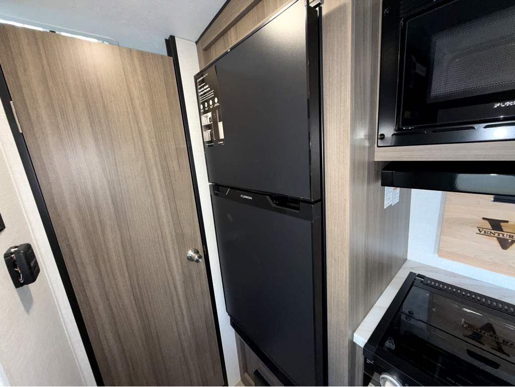 2024 VENTURE RV SONIC 190VRB - Image 23