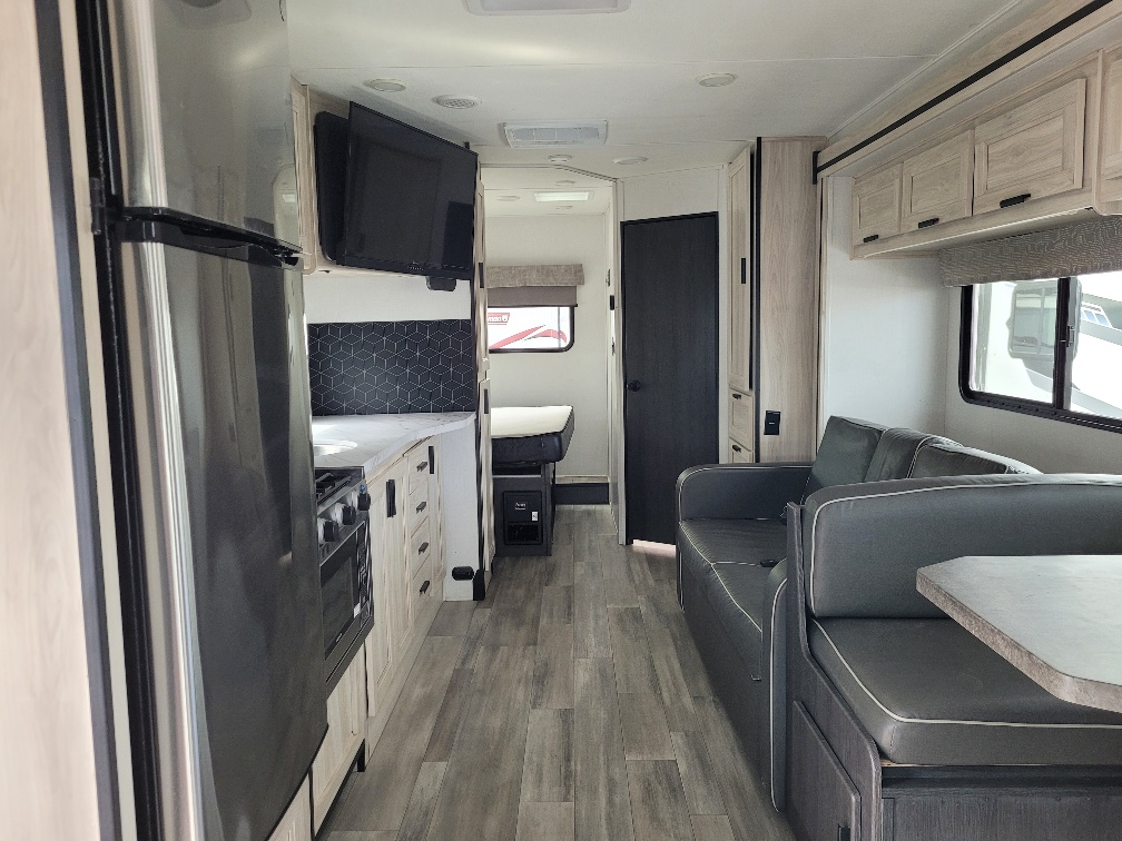 2024 Forest River Sunseeker LE 2550DSLE - Image 5