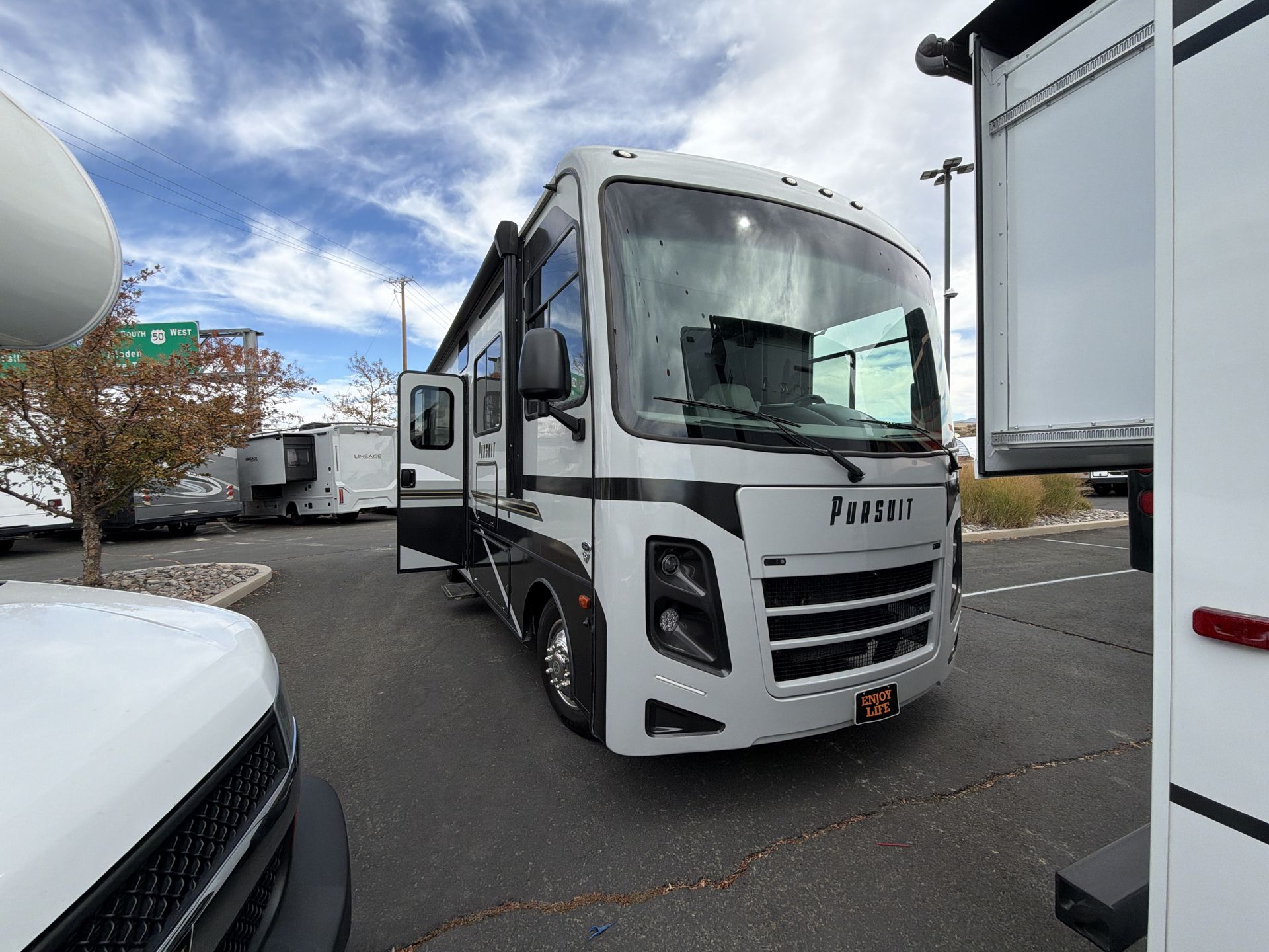 2023 Coachmen Pursuit 31BH - Image 2