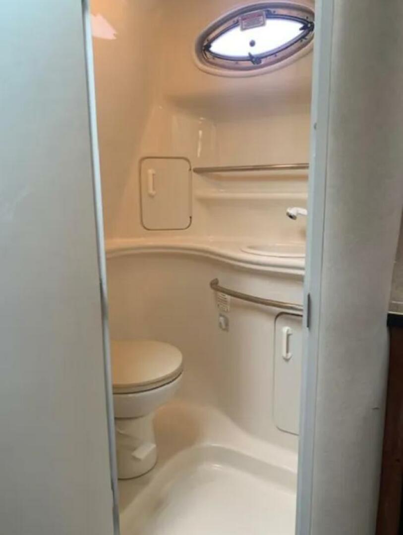 2002 Sea Ray Sundancer - Image 12