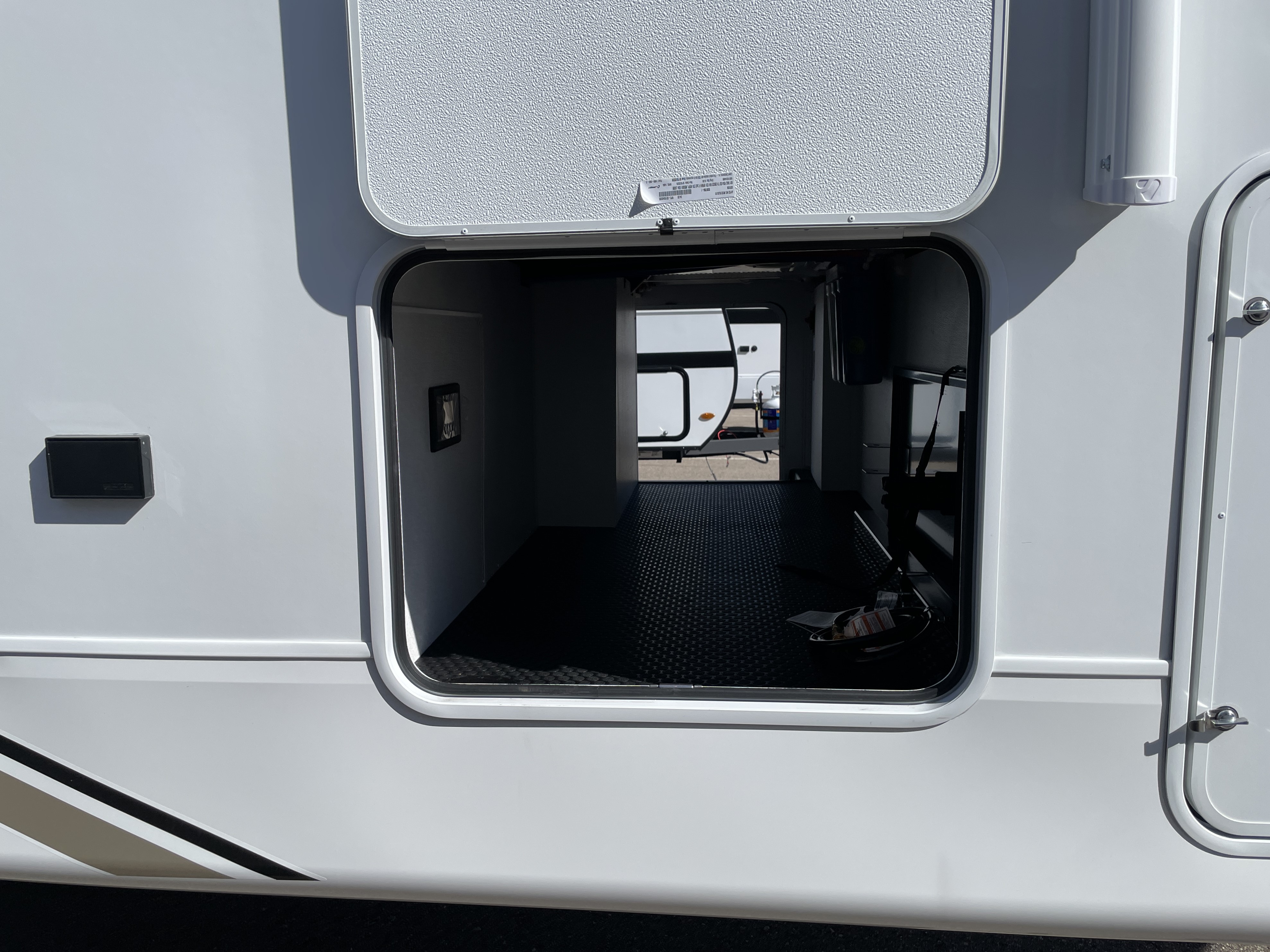 2027 Jayco Eagle 31QBH - Image 2