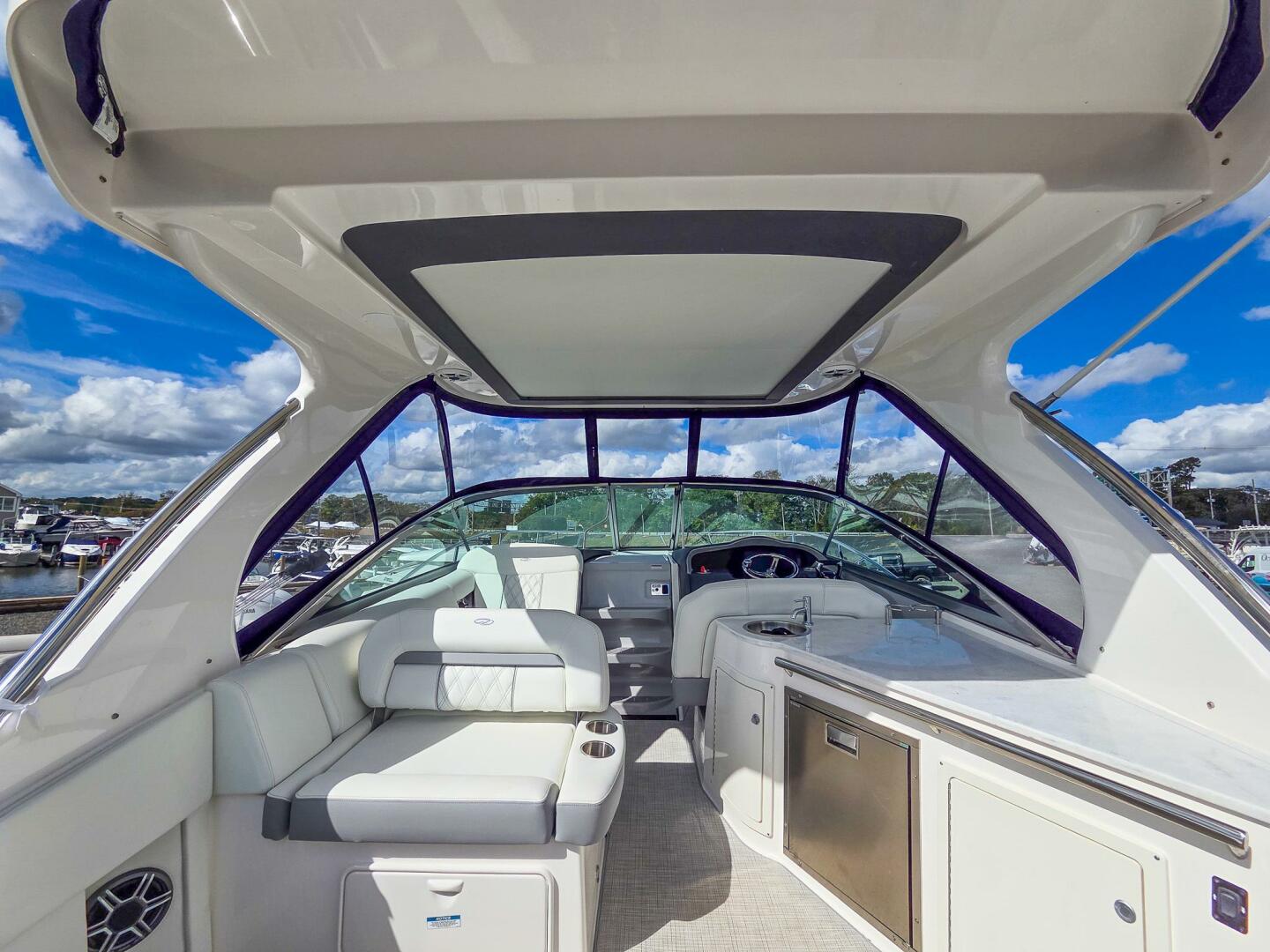 2026 Regal 33 XO Base - Image 16