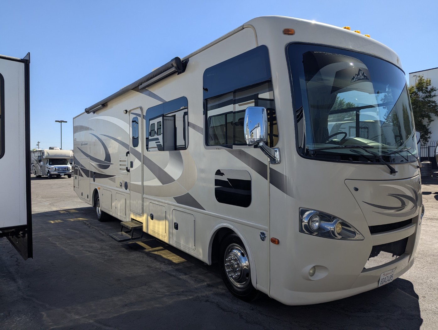 2016 Thor Motor Coach Hurricane 34J - Image 1