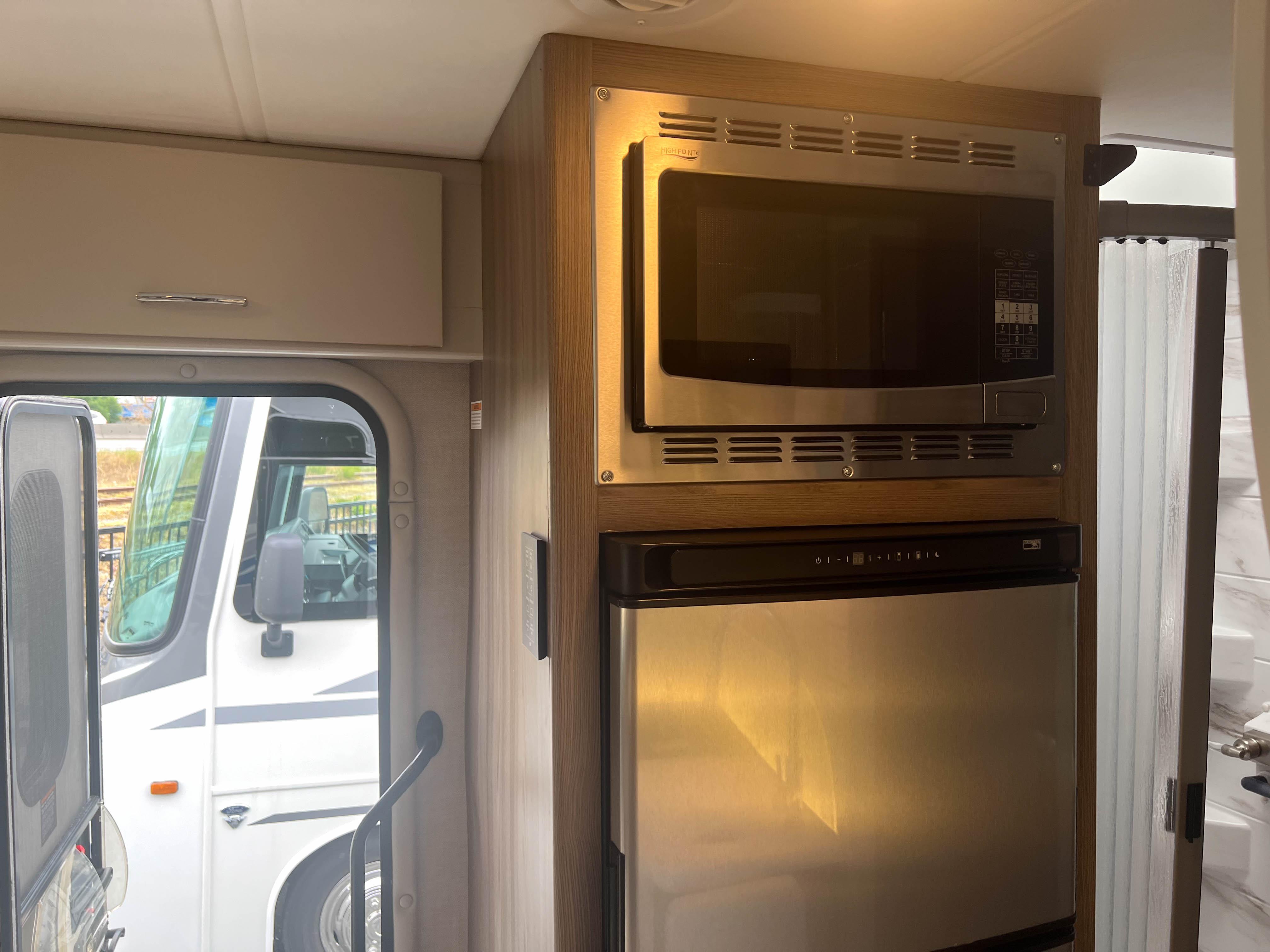 2024 Thor Motor Coach Tiburon 24RW - Image 22