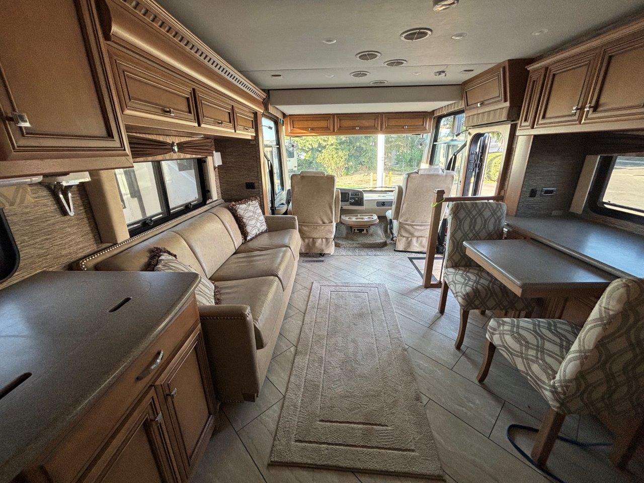 2017 Newmar Bay Star 3113 - Image 10