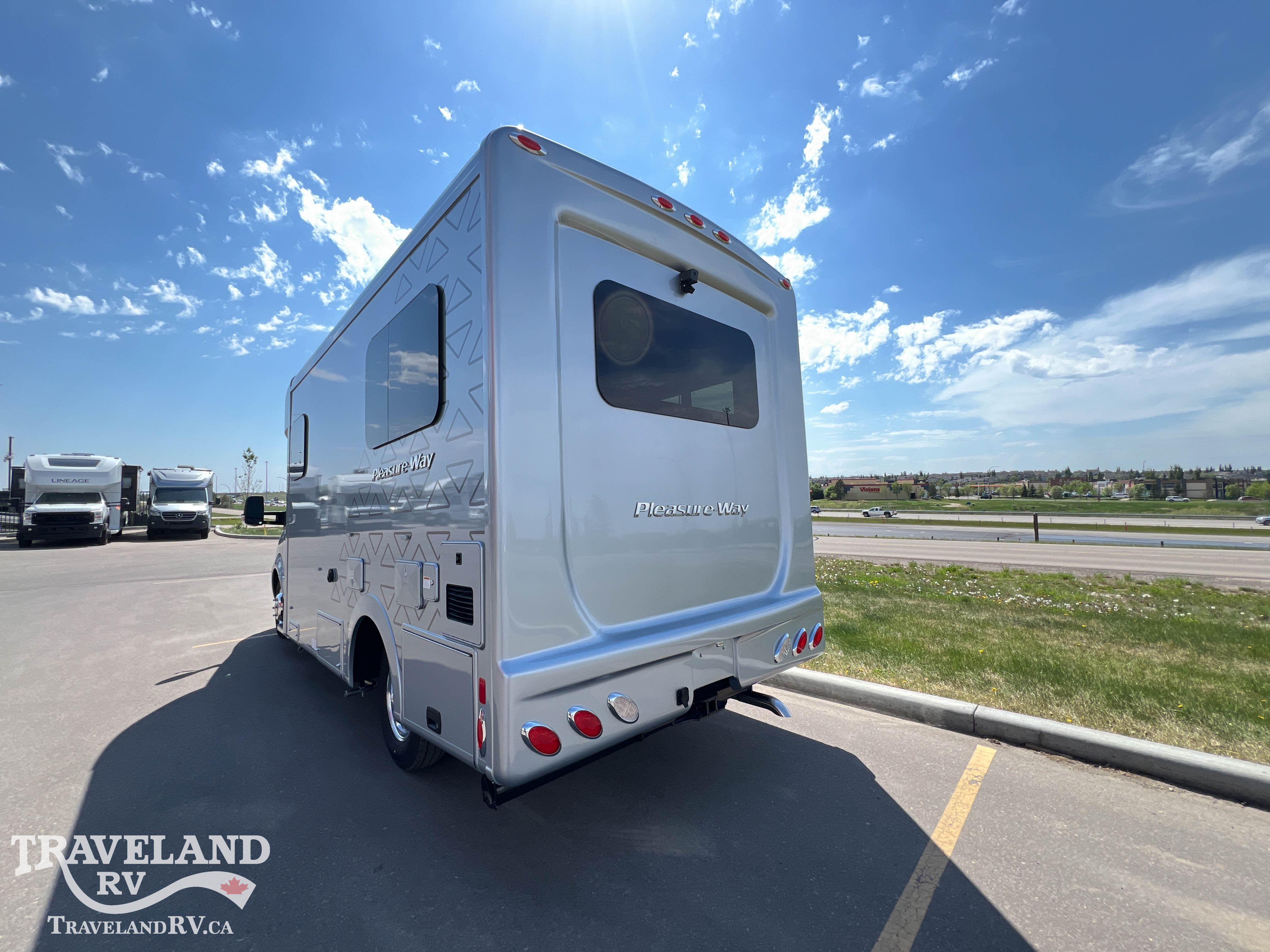 2026 PLEASURE-WAY PLATEAU XL-TS - Image 8