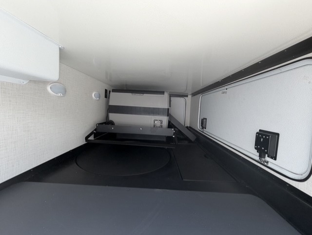 2027 THOR MOTOR COACH MAGNITUDE GA28 - Image 6