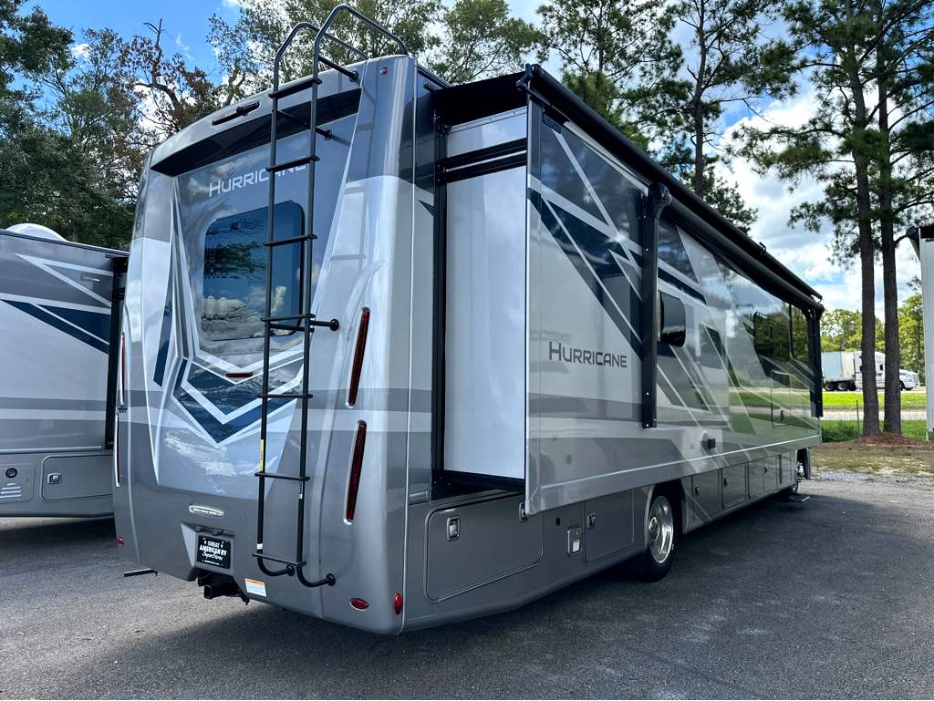 2027 THOR MOTOR COACH HURRICANE 35A - Image 5